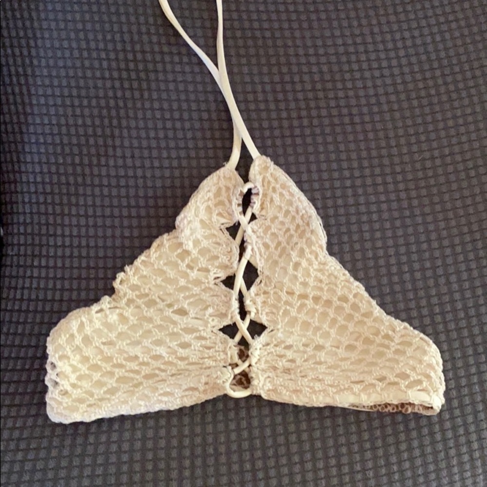 Acacia top